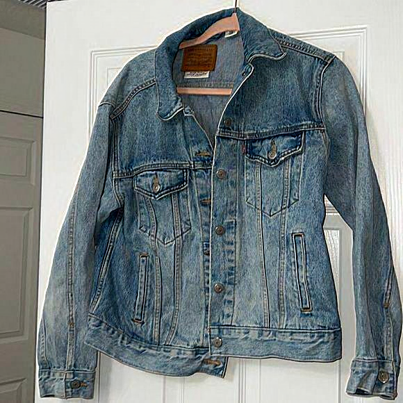 Levi's Jackets & Blazers - Levis denim jacket‎